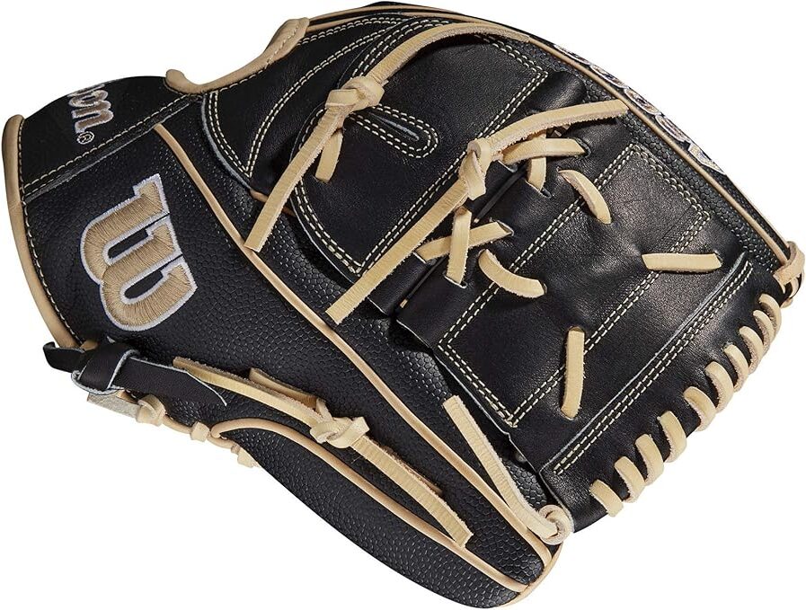 A 2000 Pitchers Glove Black and Gold